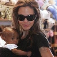 MTV Lirik Angelina Jolie